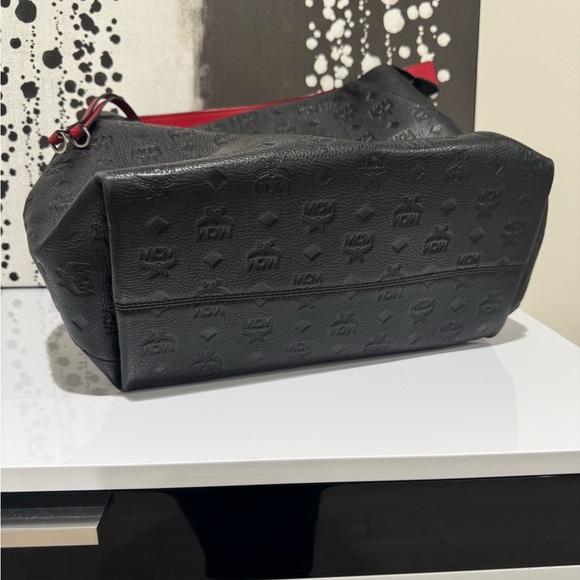 MCM Black and Red Shoulder Bag - Picture 5 of 7